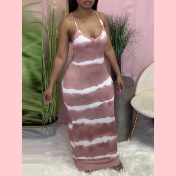 Dresses & Skirts - Beautiful Pink & White Maxi Dress